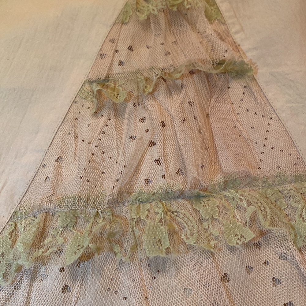 Beige Mini Heart Laser Cut Lace Mesh Ruffle Midi Skirt - Picture 4 of 9